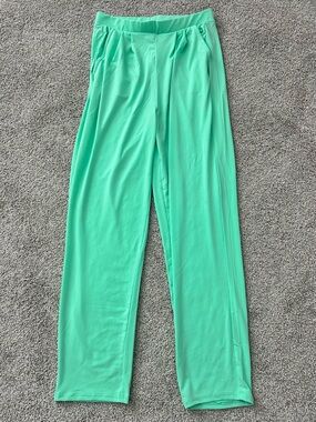 NWOT Zenana Apple Green Straight Leg Pants Comfy Loungewear. Small